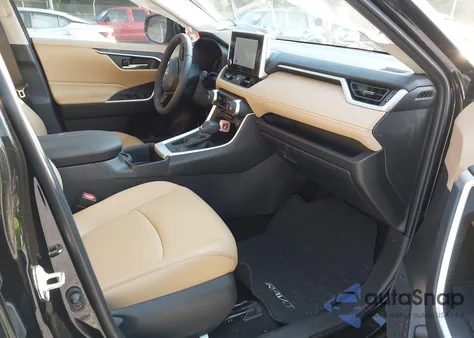 2024 Toyota Rav4 Xle Premium z USA, uszkodzony, nr VIN 2T3C1RFV4RW316480